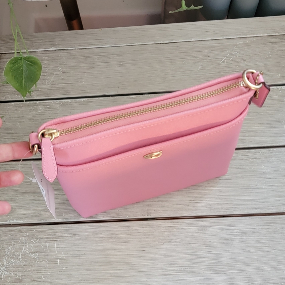Coach kitt messenger in bubblegum pink 💗 color - Picture 7 of 9